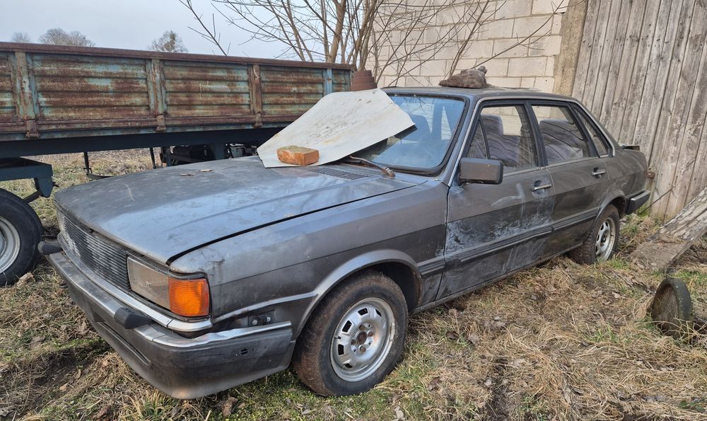 Audi 80 b2 części silnik skrzynia zderzak felgi fotele wnętrze 5cyl