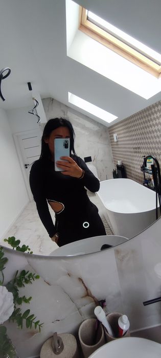 Efektowne czarne body rozm.34