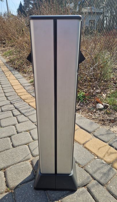 Kolumna gniazd Simon