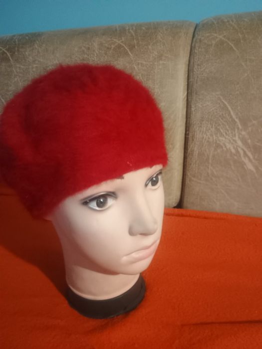 Beret czerwony 30% angora 70% akryl