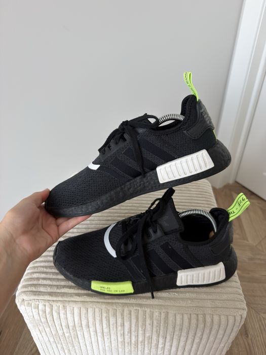 Кросівки для спорту, Adidas NMD-R1 (розмір 43) ОРИГІНАЛ