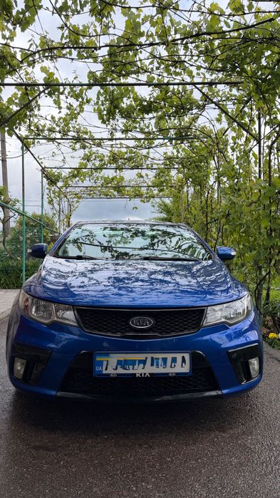 Kia Cerato купе, авто