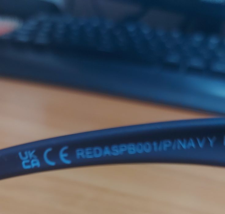 Детские солнечные очки.