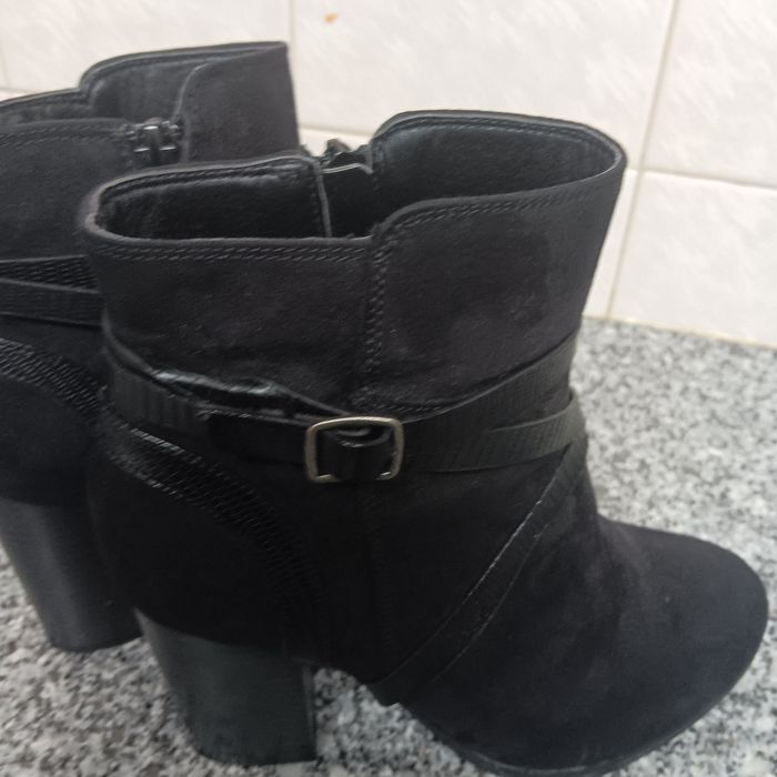 Botas pretas calçado Guimarães