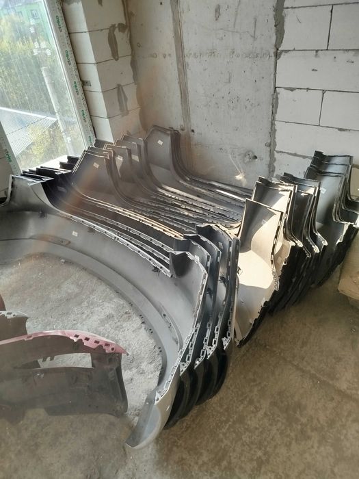 Бампер задній Tesla Model 3 Y вживаний оригінальний