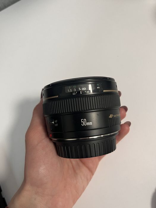 Canon EOS 60D + Canon EF 50mm 1.4