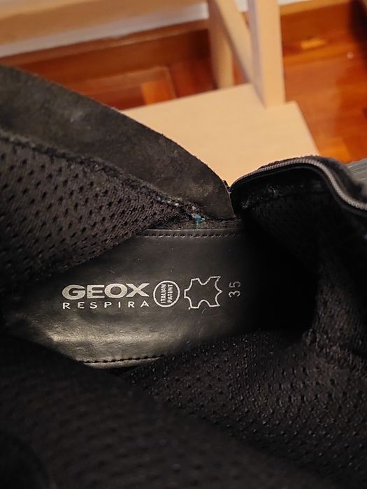 Botas Geox pretas 35 em pele genuína