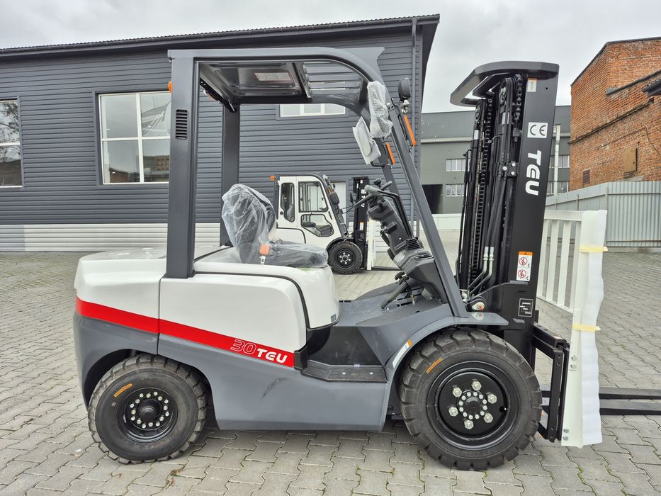 Новий вилковий навантажувач, погрузчик TEU