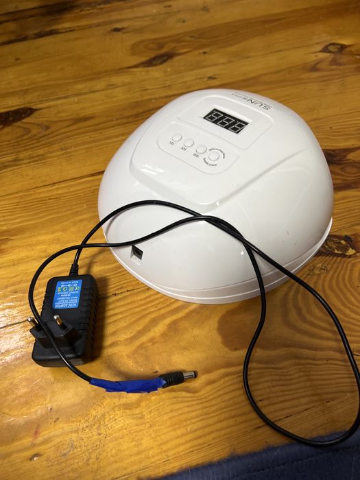 Лампа для нігтів