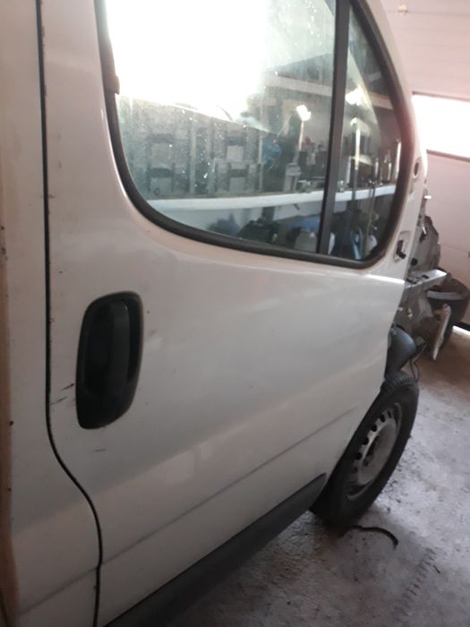 Renault Trafic Vivaro 01-14 rok drzwi prawe lewe przód białe