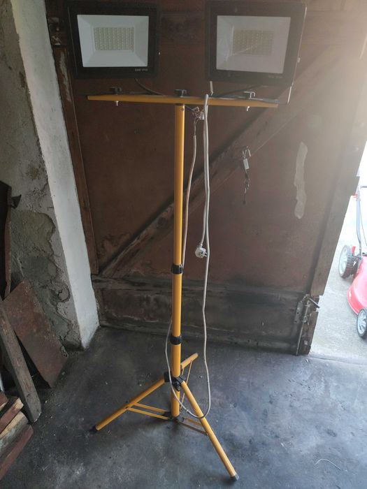 Dwie lampy plus stojak
