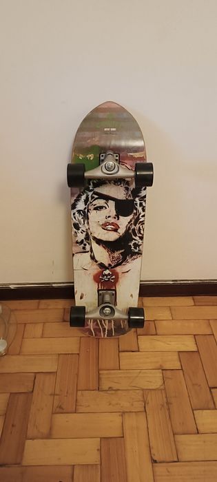 Skate carver surfskate