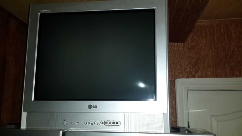 Телевизор. Телевізор.