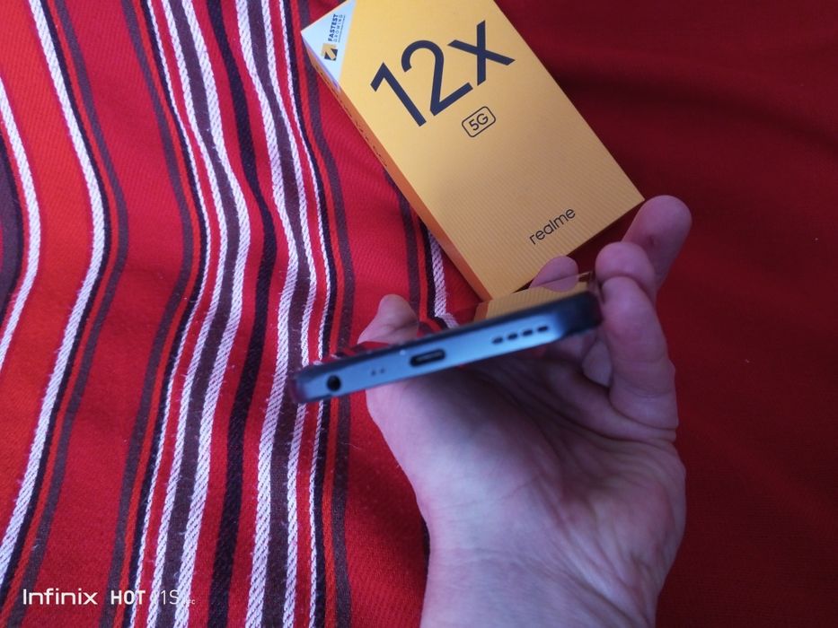 Realme 12/6GB/128GB