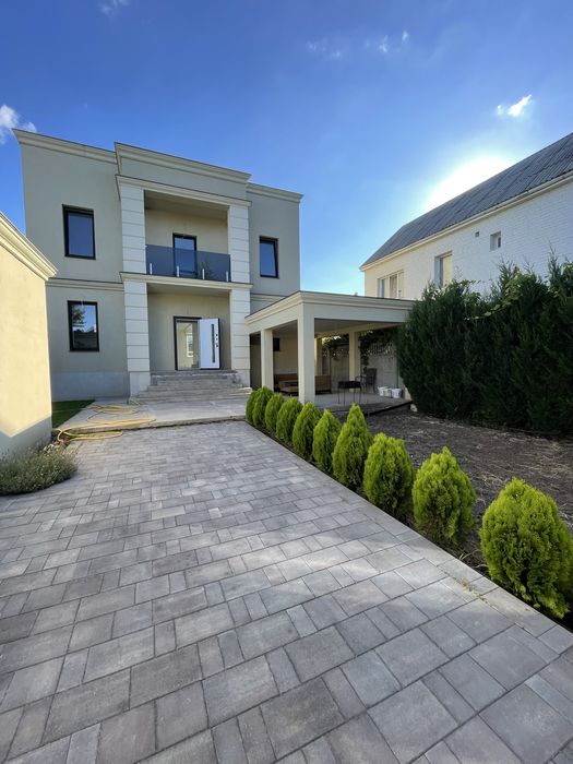 Будинок в Совіньоні. Перша лінія.