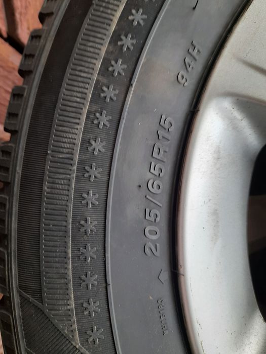 Шини Зимові R15 205/65
