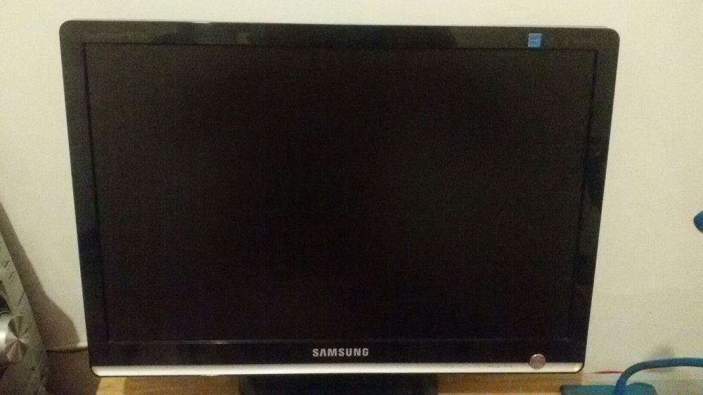 Monitor samsung i asus