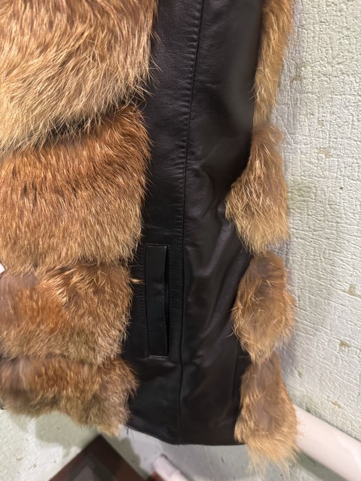 Продам жилетку з хутра лиса!