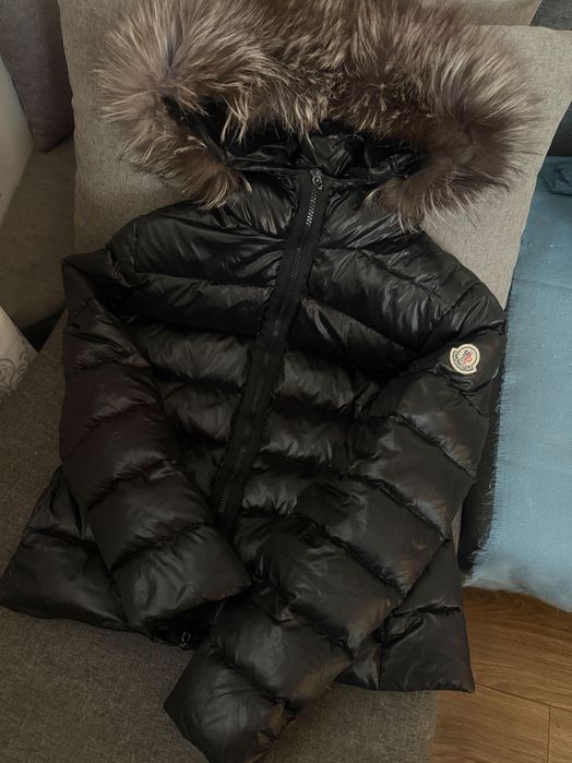 Kurtka moncler puchowa ocieplana na zimę