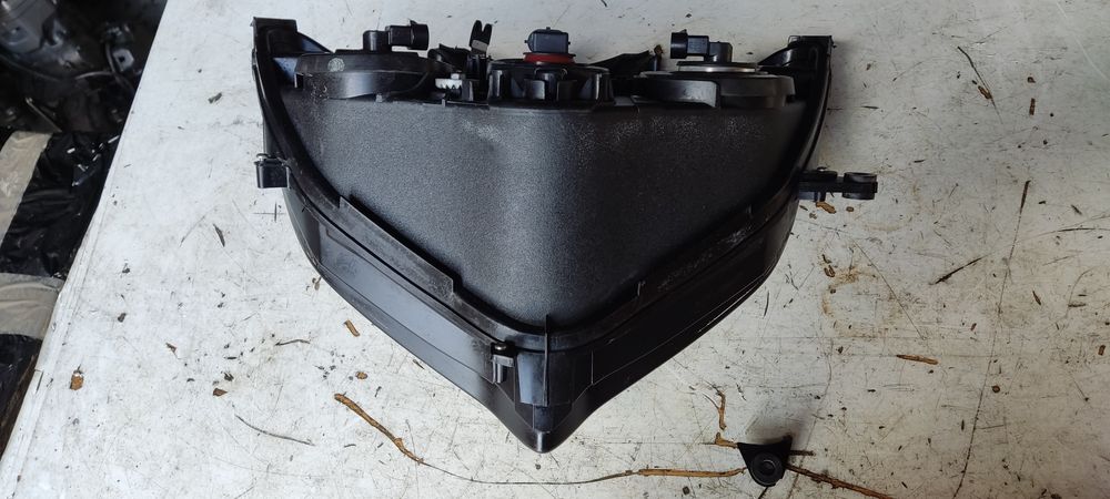 Suzuki GSX-R 750 k8 k9 L0 lampa 600