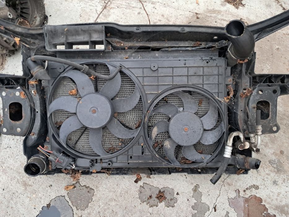 Pas przedni z chłodnicami golf 5