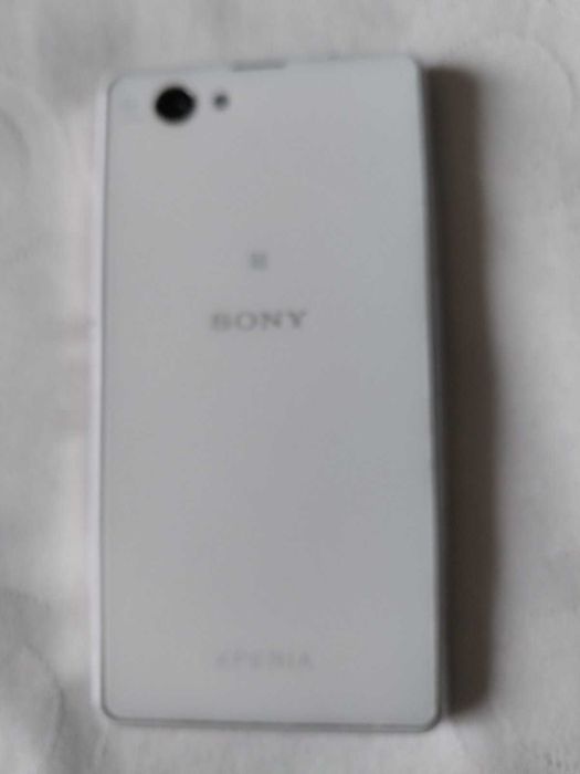 Телефон Sony Xperia D5503 версия 5.1.1