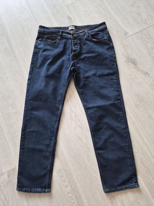 Tommy Hilfiger granatowe jeansy XL pas 49 cm x2