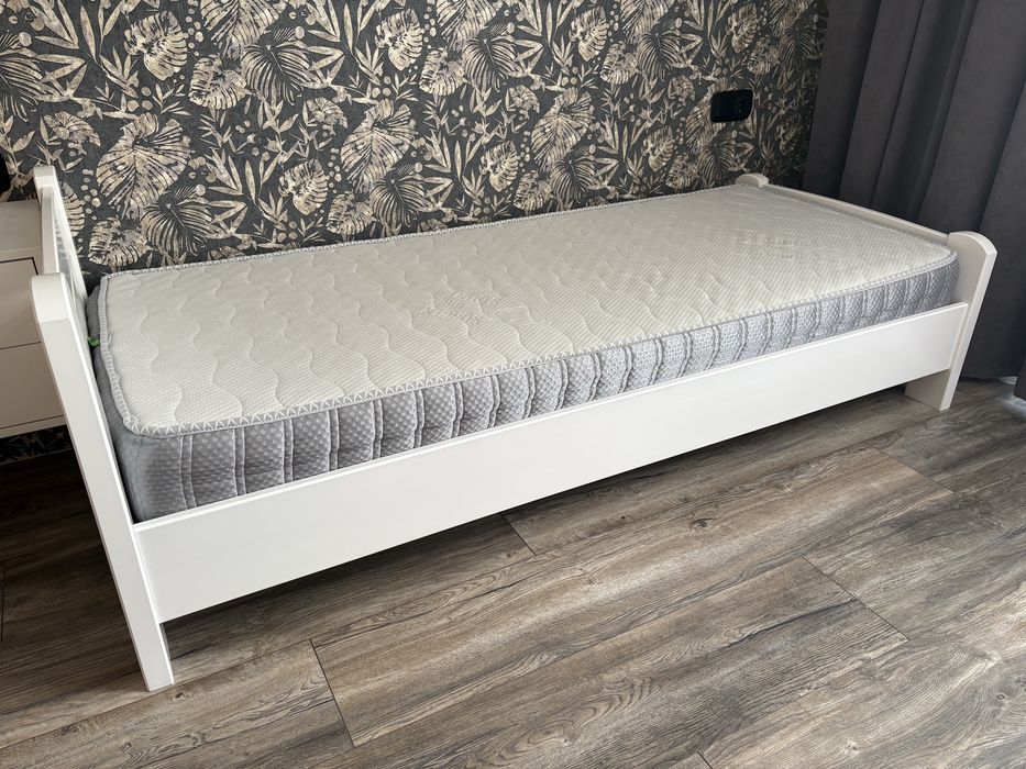 Ліжко біле деревʼяне 80х190 з матрацом