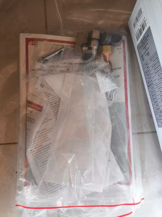 Esquentador Ariston NEXT EVO X 11 OFT + Tubo Estanque – Como novo