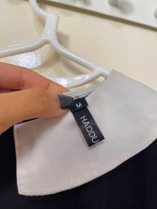 Vestido preto gola branca estilo Wedsnesday Addams, M