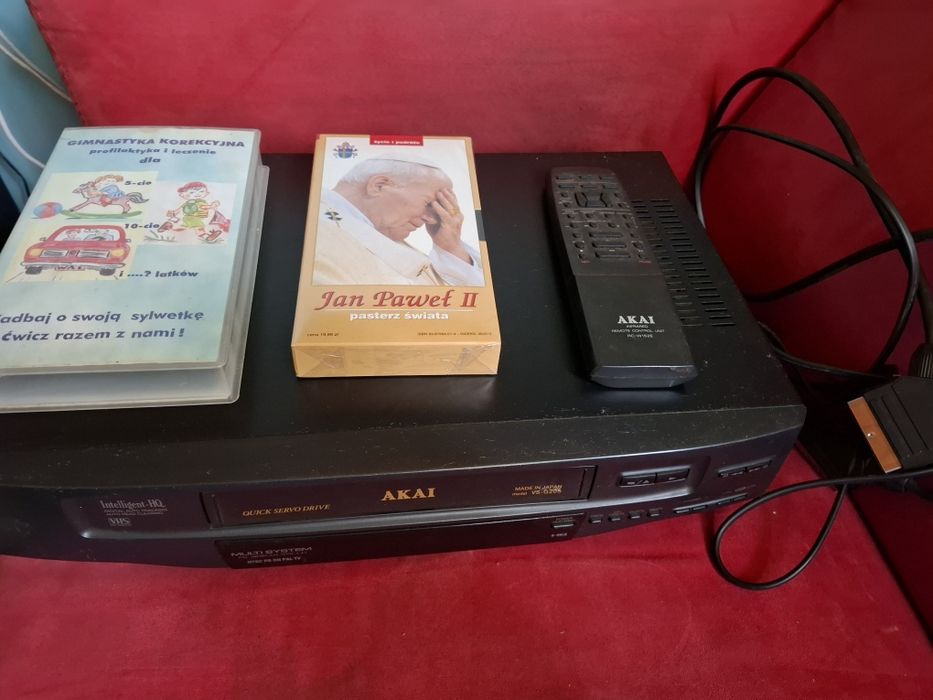 Magnetowid Akai VS G205. Pilot i przewód euro w komplecie.