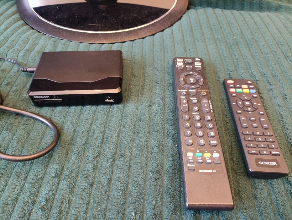 Telewizor LG Full HD [32 cale] + Dekoder DVB-T2 HEVC + Piloty | Komplet!