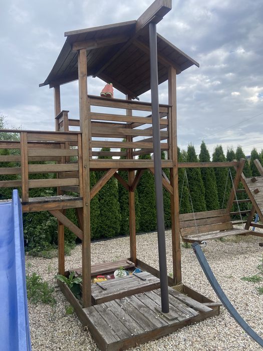 Używany duży drewniany plac zabaw