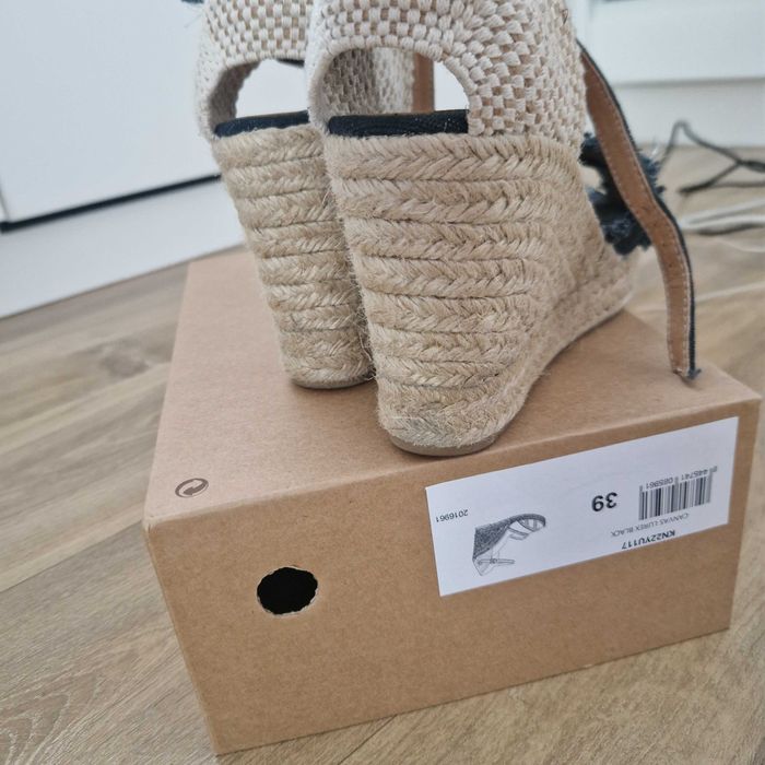 Buty sandały na koturnie KANNA rozm. 39