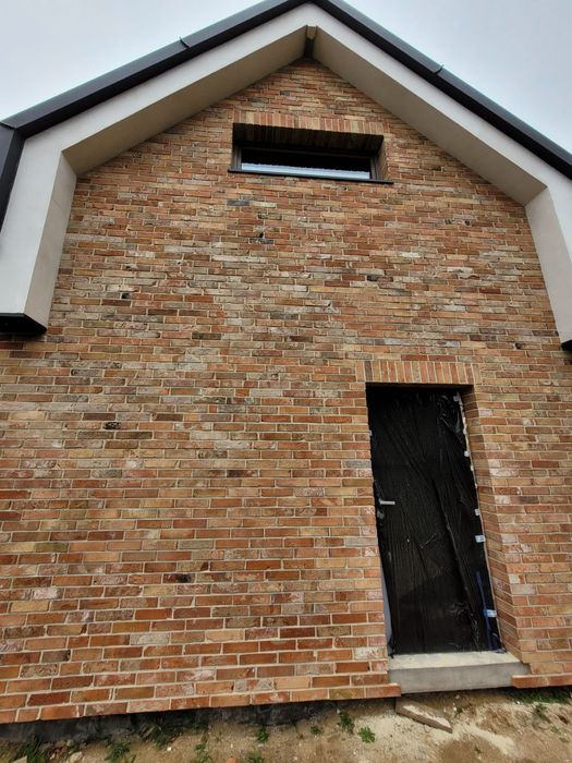 Płytki z cegieł rozbiórkowych elewacyjne