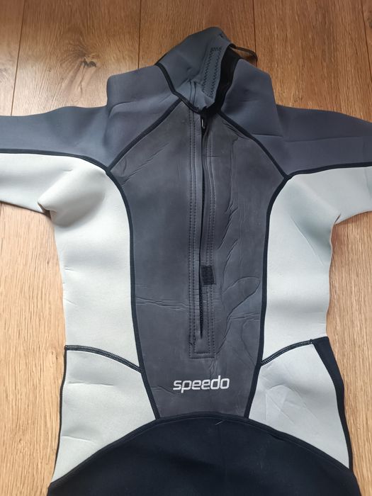Pianka do nurkowania Speedo rozmiar M grubość 3mm