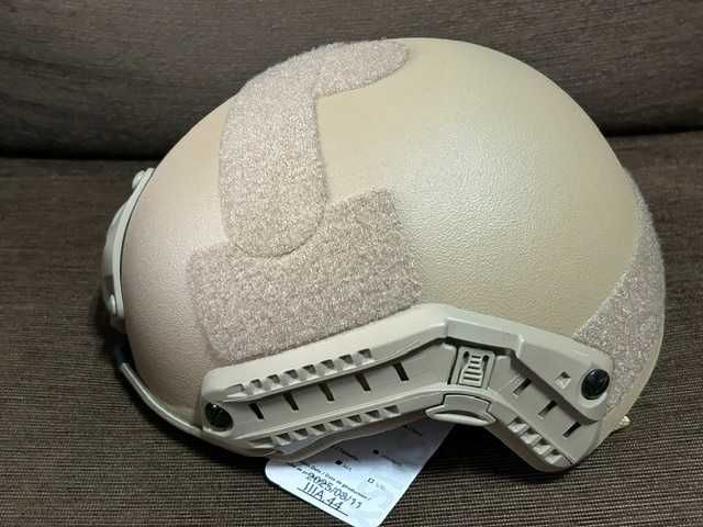 Capacete tipo militar