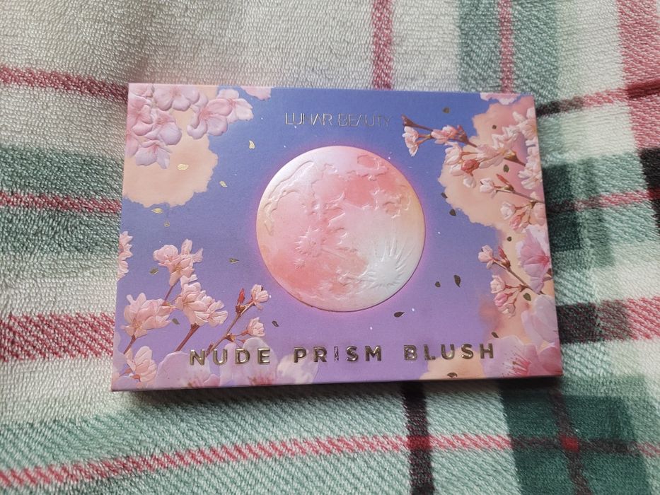 Lunar beauty paleta róży Nude prism blush