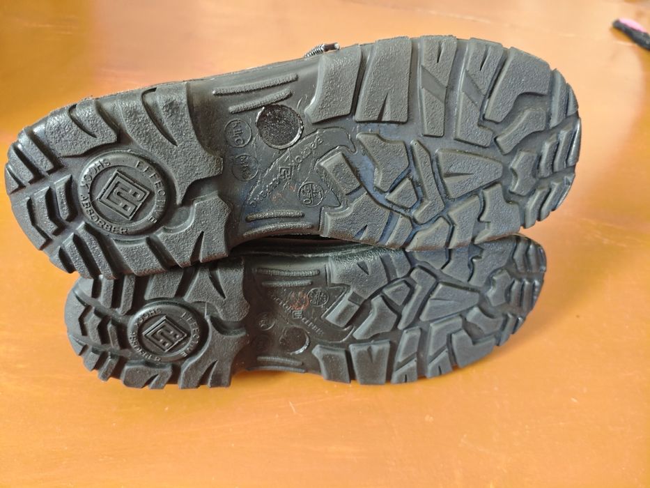 Робоче чоловіче  взуття ( нове)