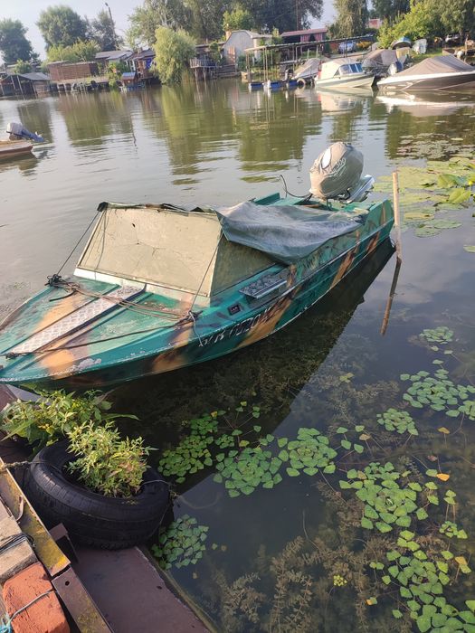 Продам лодку с мотором