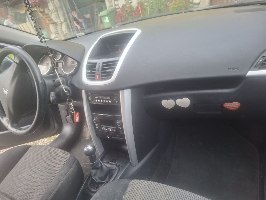 Sprzedam Peugeot 207