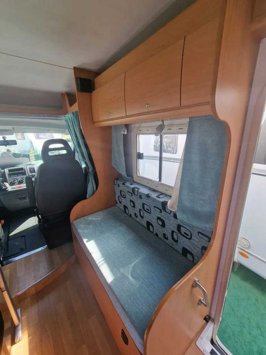 Autocaravana perfilada Moncayo / Fiat Ducato com 4 lugares