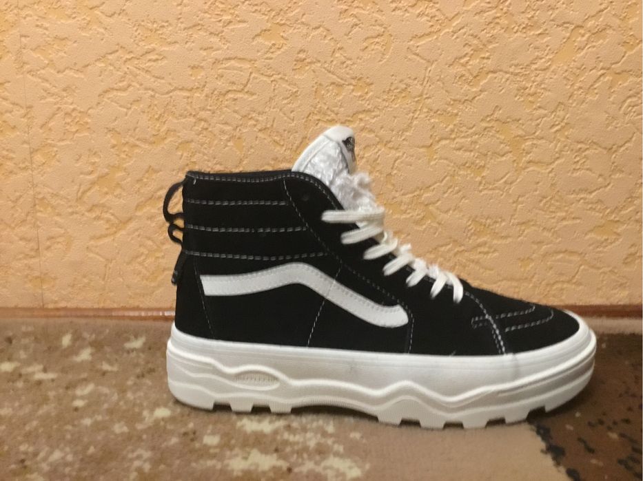 Жіночі кросівки Vans