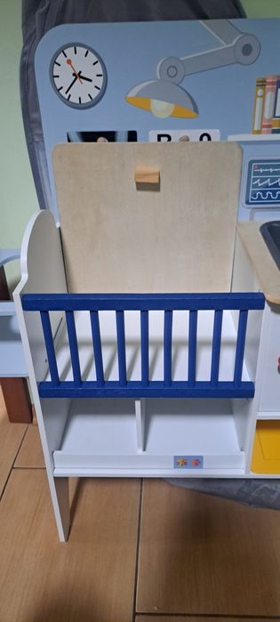 Weterynarz klinika lekarz zabawka drewniana playtive