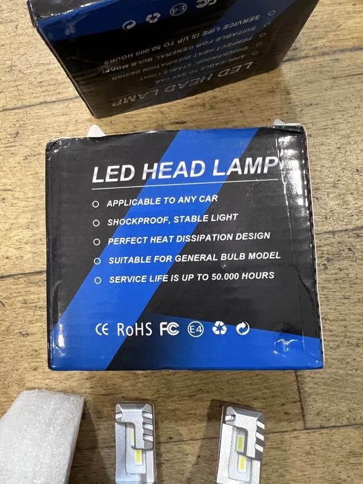 Par de Lâmpadas LED H4 para Carro/Mota - Novas (Super Brilhantes)