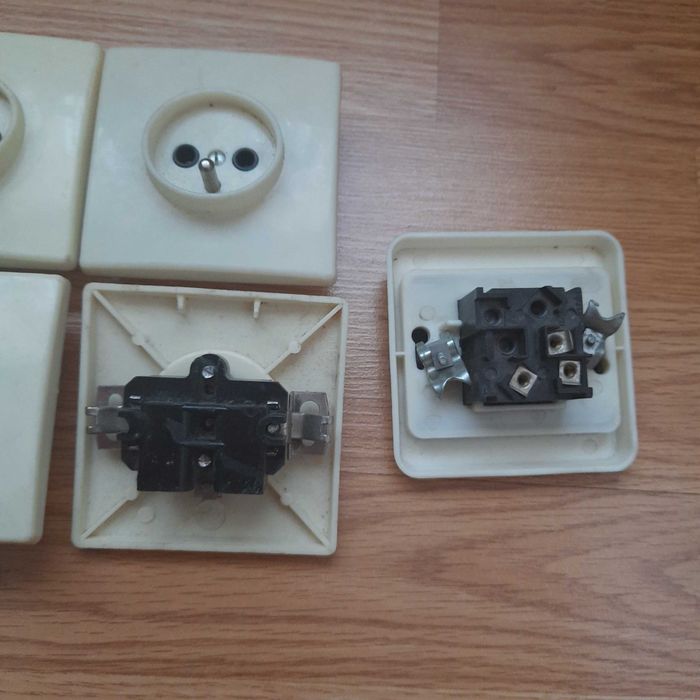 Розетка /розетки/включатель