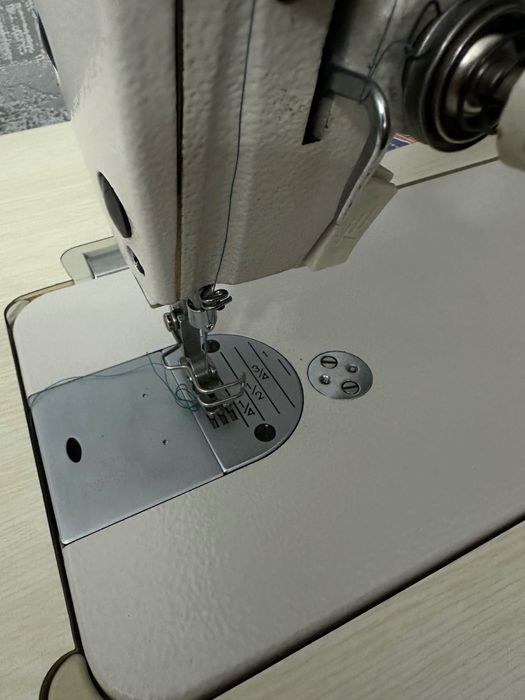 Швейна промислова машинка