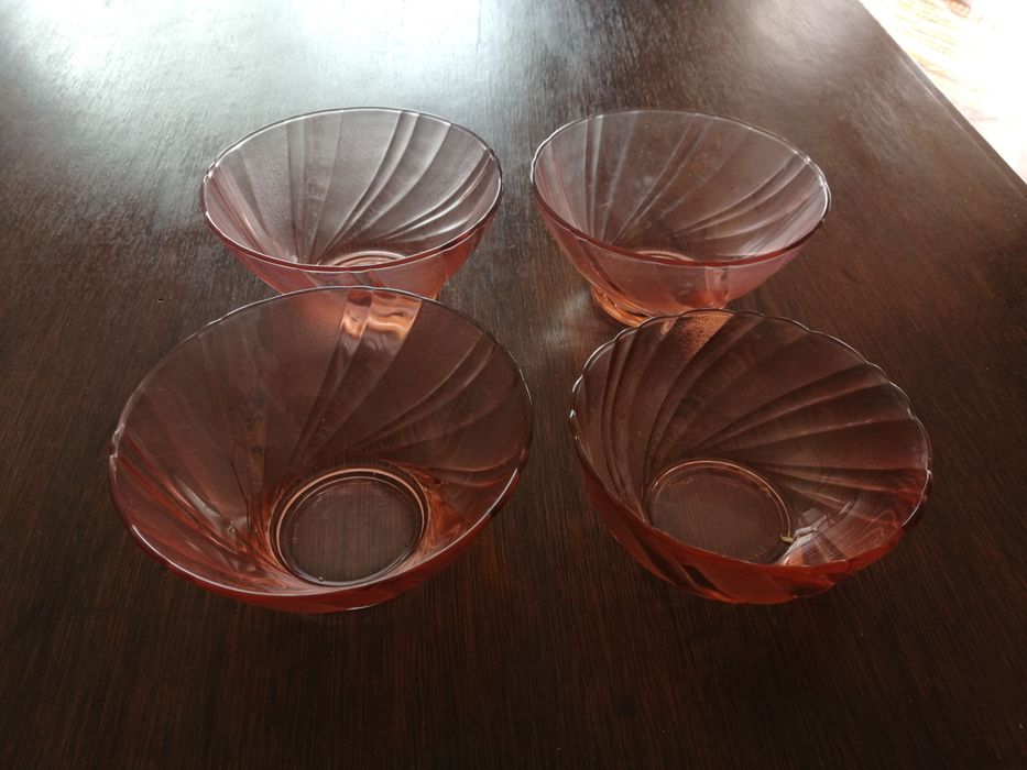 conjunto de 4 taças cor de rosa