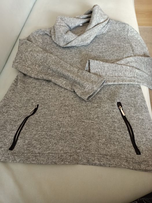 Bluza damska z bawełny.
