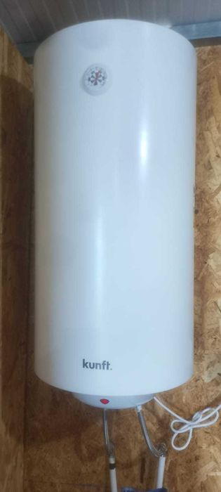 Termoacumulador e Frigorífico e Microondas